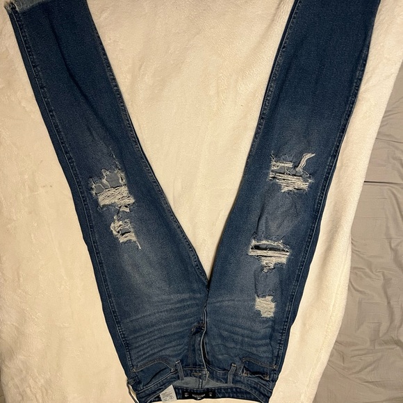 Hollister high rise mom jeans - Picture 2 of 2